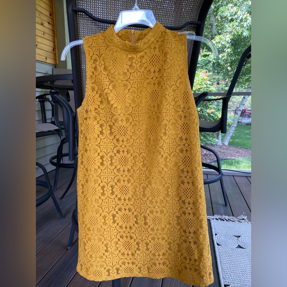 Forever 21 sleeveless lace detail dress. Mustard/Gold color. Size medium